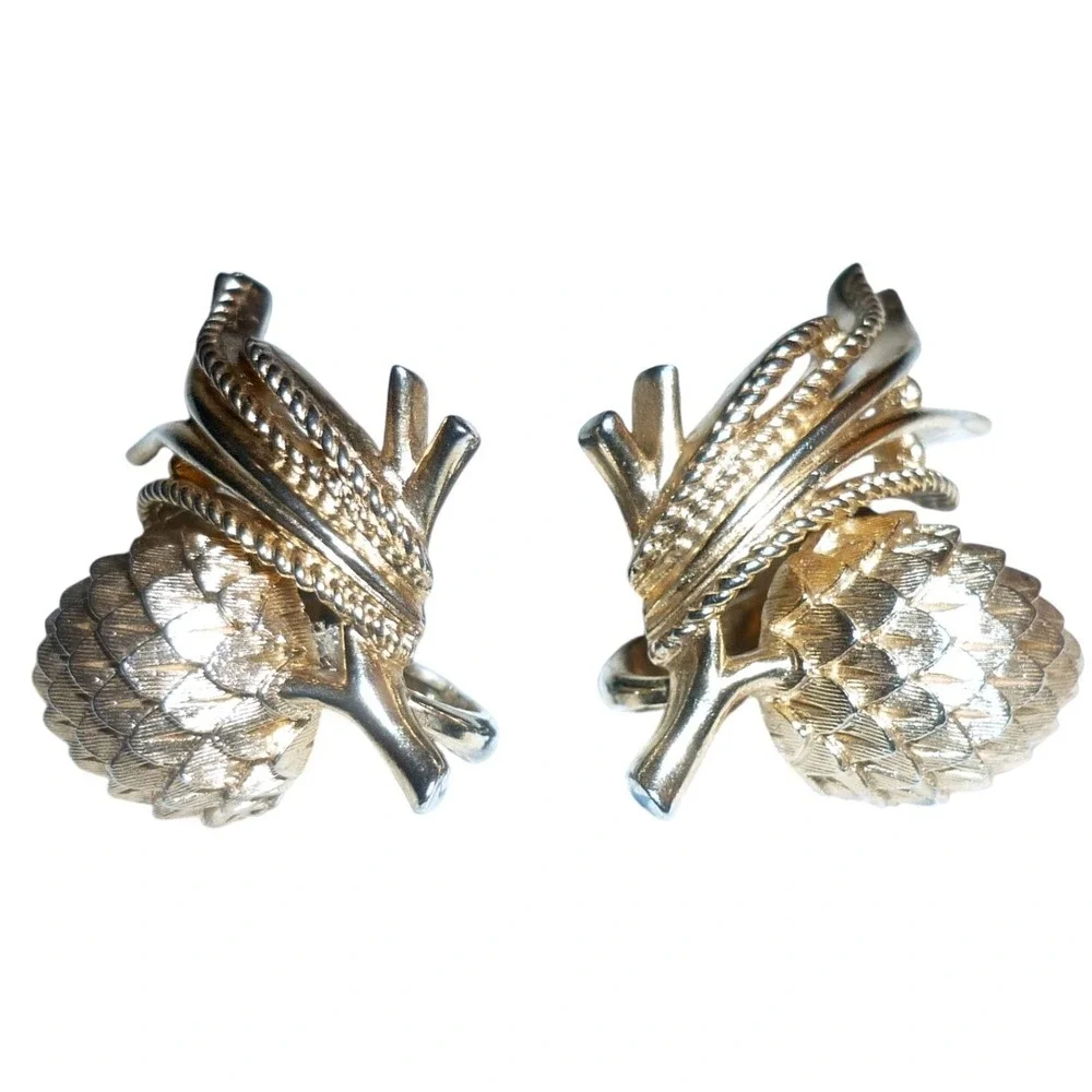 Vintage Crown Trifari Gold Tone Pinecone‎ Clip On Earrings Botanical Textured